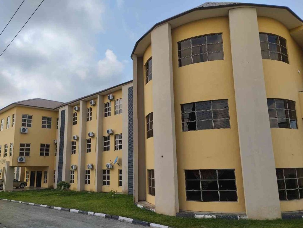 New Faculty Building side view 2