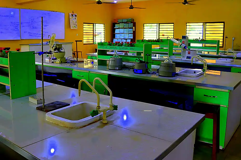 OOU Laboratories 4